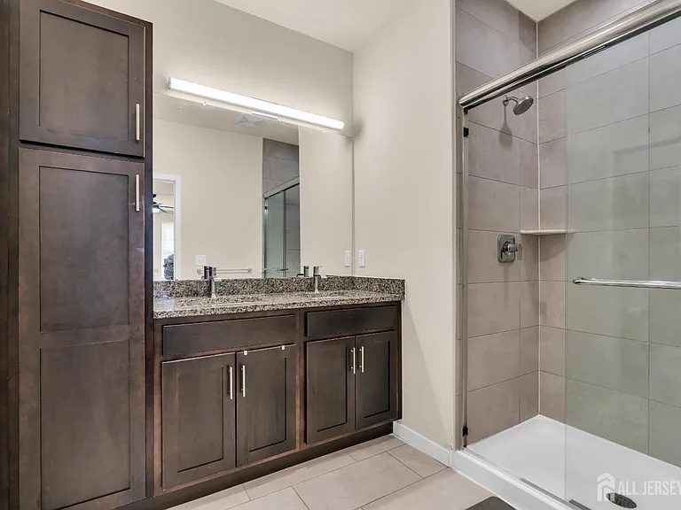 112 Lorhan Dr — Photo 12