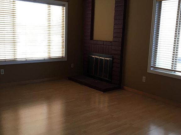3rd image of 2705 Rainview Dr