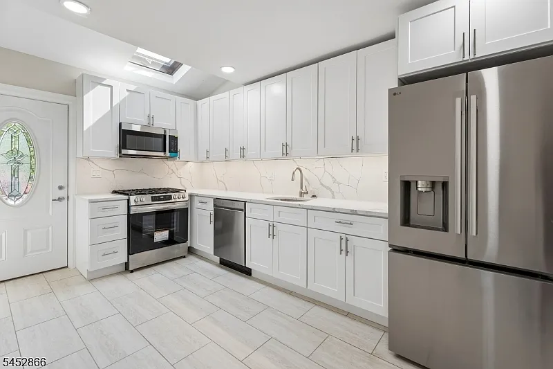 2 bed, 2.0 bath, $3,375 — Photo 2