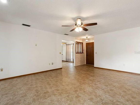 5th image of 5828 Lake Grove Dr