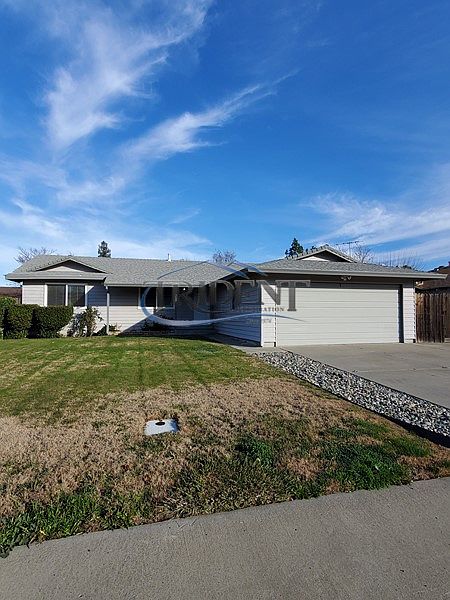 1st image of 33 Hacienda Ln