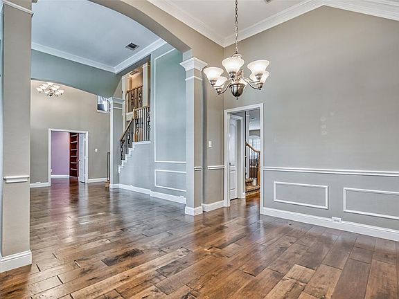 5th image of 3221 Royal Melbourne Dr