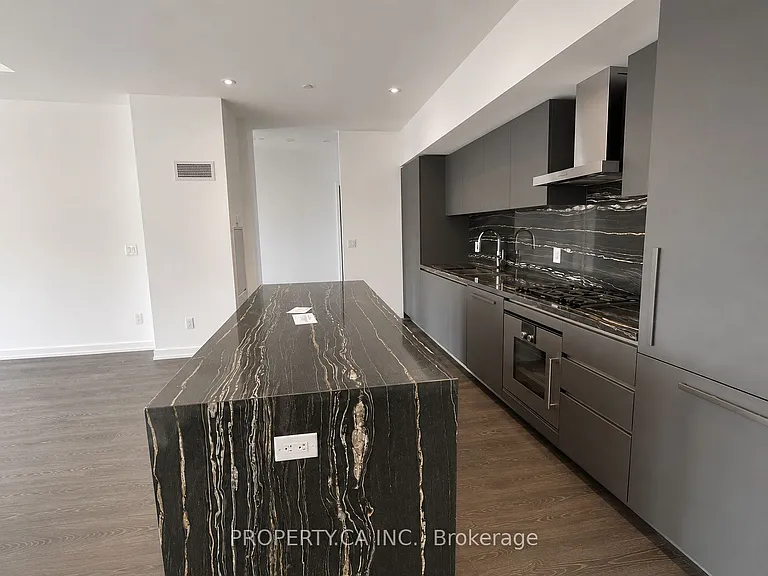 1315 Bay St #2002 — Photo 5