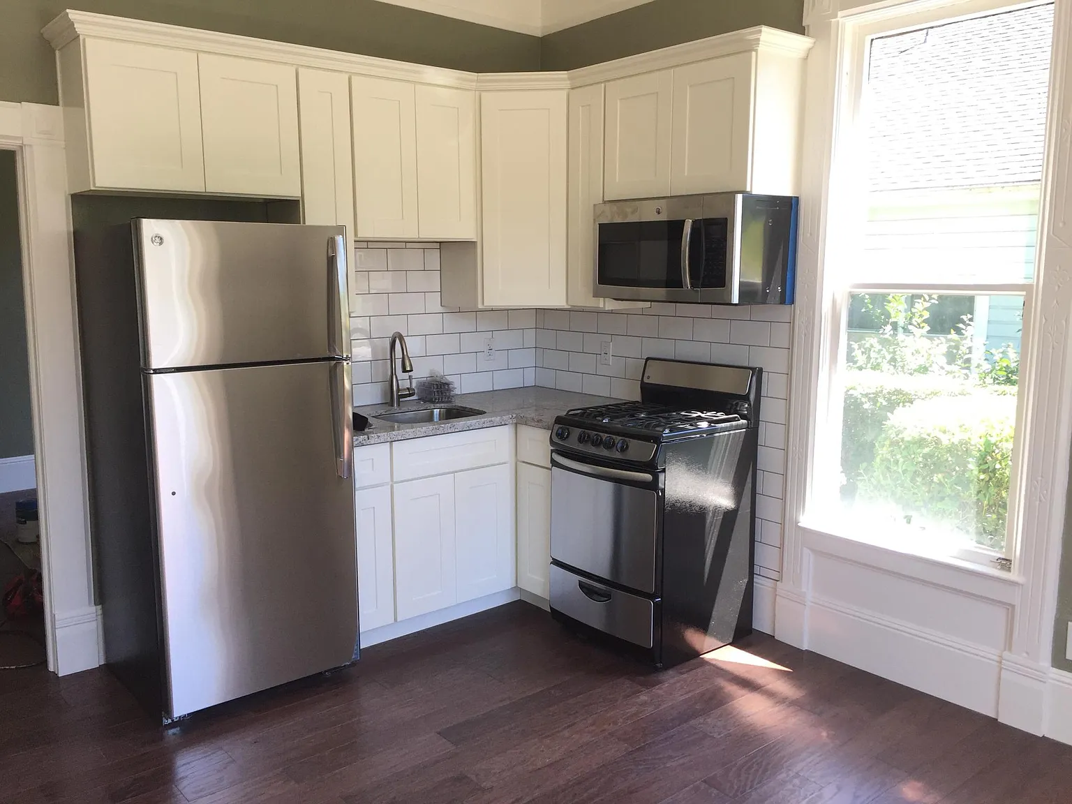 218 Tait Ave — Photo 4