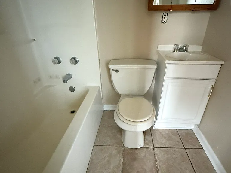 1946 Plantation Ave — Photo 23