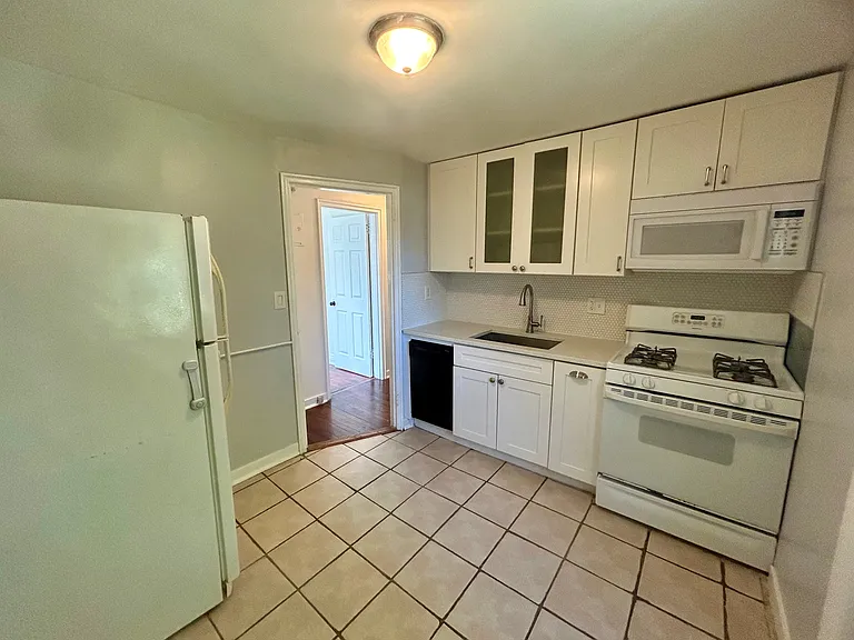 1078 E Main St #2 — Photo 2