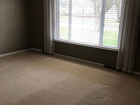5th image of W165N11565 Abbey Ct