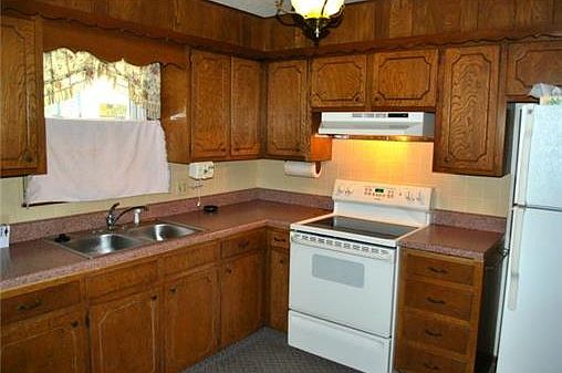 3rd image of 306 N Drury Ave