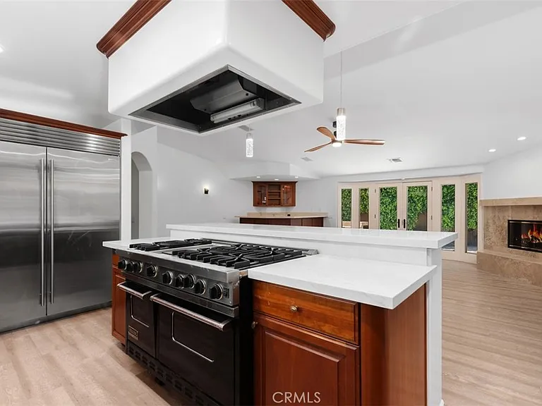 600 Cliff Dr — Photo 18