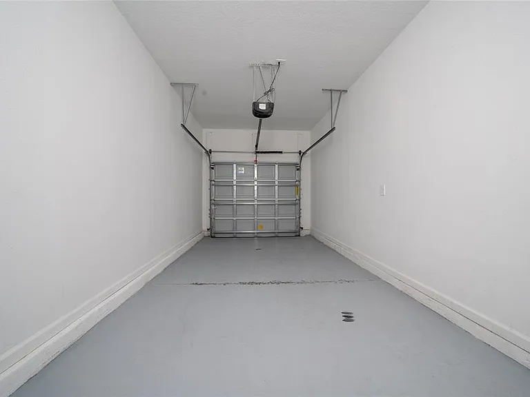 7720 Stone Creek Trl — Photo 21
