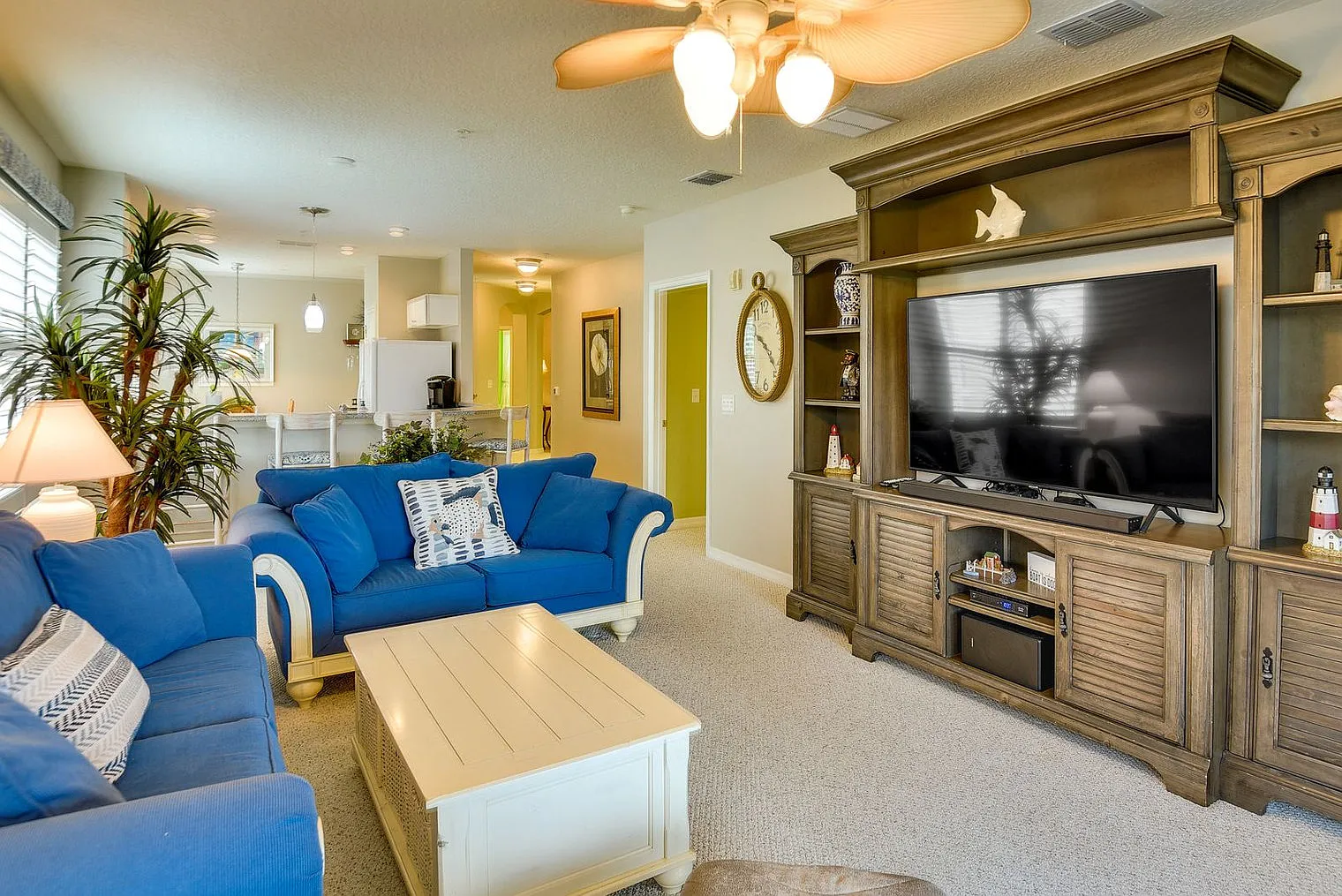 3 bed, 2.0 bath, 1711 sqft, $4,419 — Photo 2