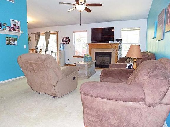 5th image of 691 Blackstone Ct