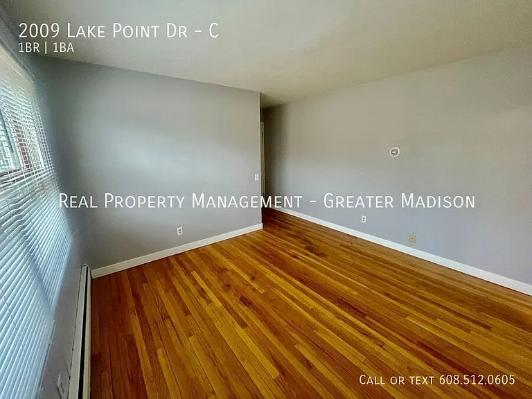 2009 Lake Point Dr #C — Photo 7