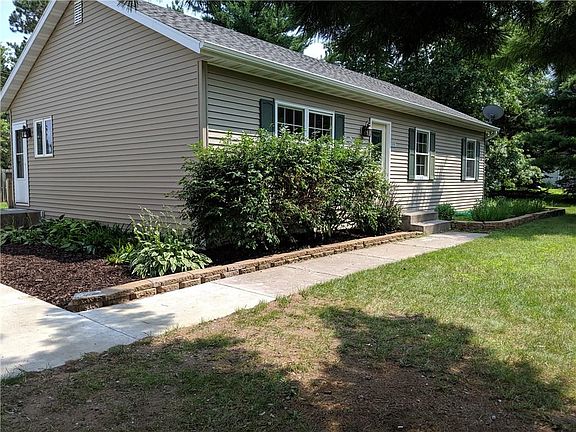 2nd image of 10498 Lakewood Dr