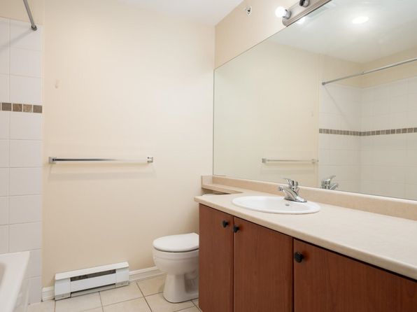 1 bedroom rental in Surrey — photo 13