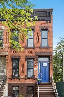 Sold by Douglas Elliman | media 19