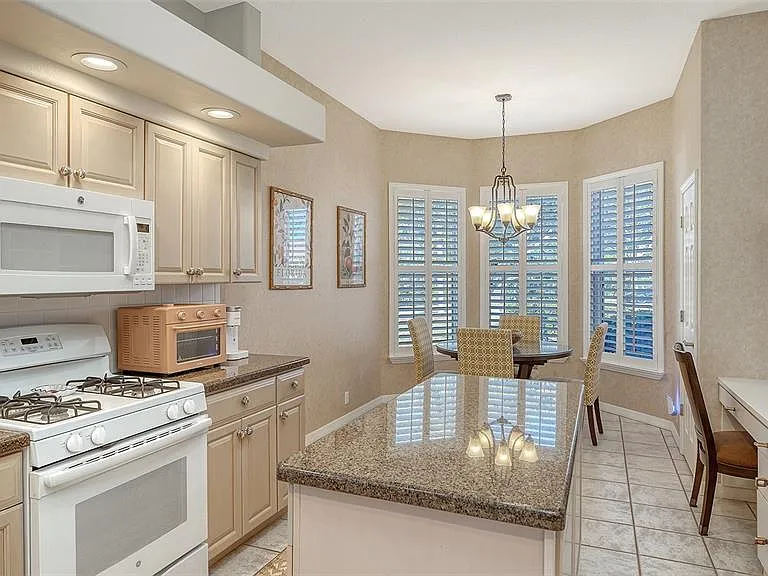 5811 White Oak Bayou Ct — Photo 5