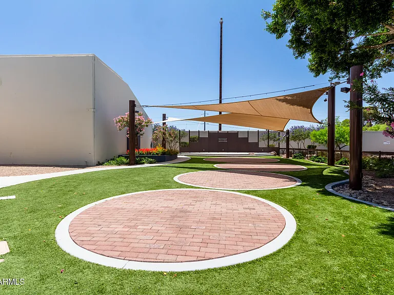 1347 W Lobo Ave — Photo 32