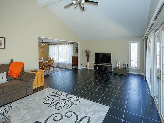 3426 Tamsin Ave-105