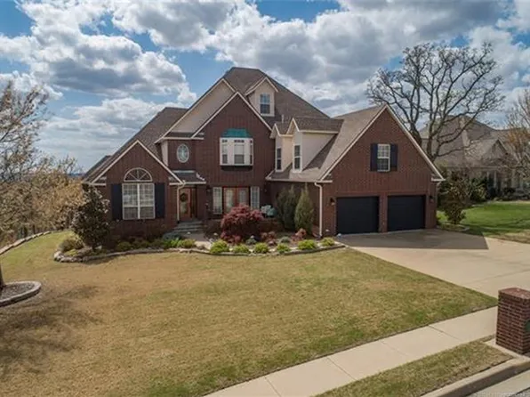1322 N Old North Pl, Sand Springs, OK 74063