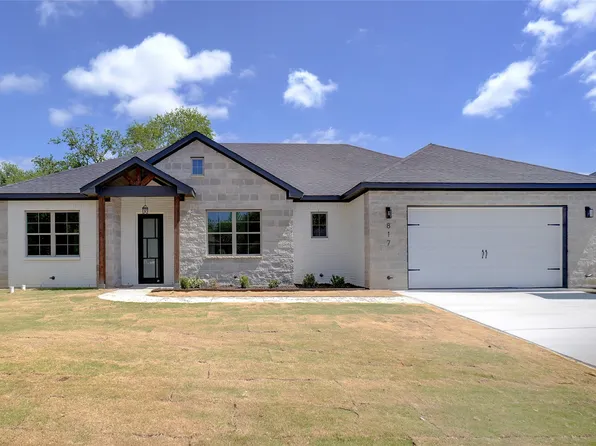817 E 2nd St, Weatherford, TX 76086
