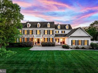 717 Bentley Ct, Moorestown, NJ 08057