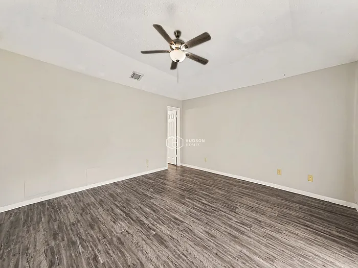 9415 Wallingham Dr — Photo 12
