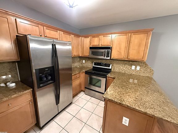 5th image of 5647 Hampshire Ln