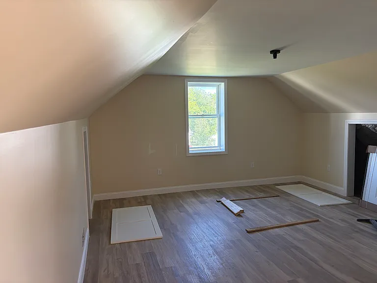 56 West St — Photo 8