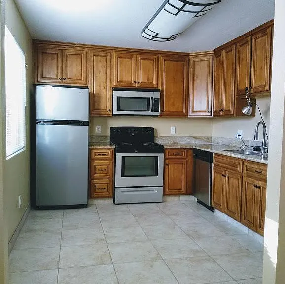 2660 Franklin Blvd #A — Photo 6