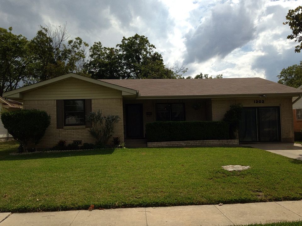 1st image of 1202 Duval Dr