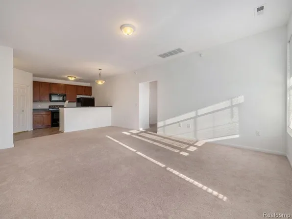 964 W Summerfield Glen Cir, Ann Arbor, MI