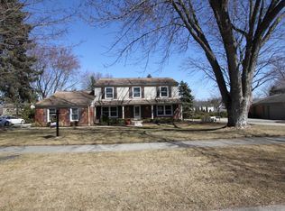 1080 Great Oaks Blvd, Rochester, MI 48307