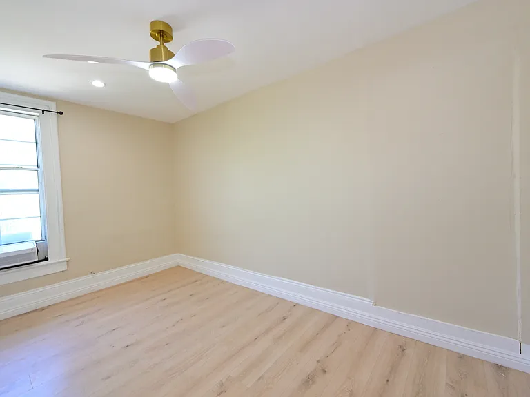 328 E Olive Ave — Photo 23