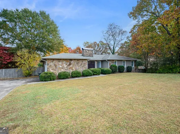 127 Windsor Dr, Calhoun, GA 30701