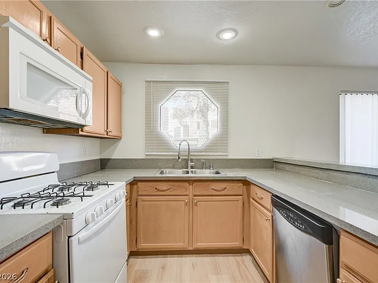 5018 S Rainbow Blvd #104 — Photo 6