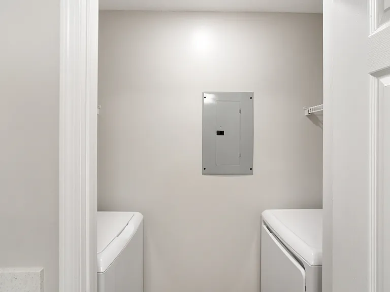 The Woodlands Apartment Homes — Photo 9