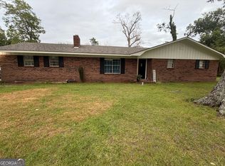 39 Waldon St, Baxley, GA 31513