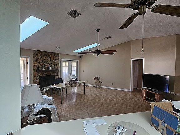 5th image of 2209 Lone Palm Dr