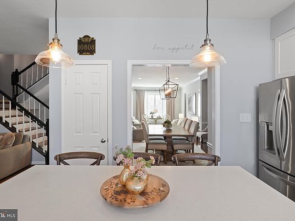 3rd image of 10202 Aspen Willow Dr