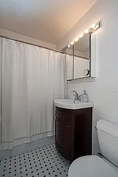 Rented by Barkoff Residential 