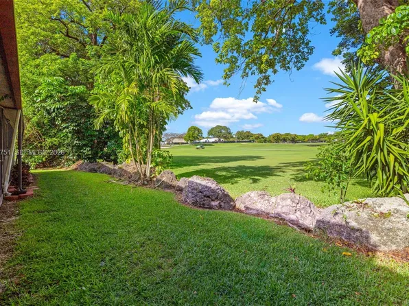 14357 Kendale Lakes Cir, Miami, FL 33183