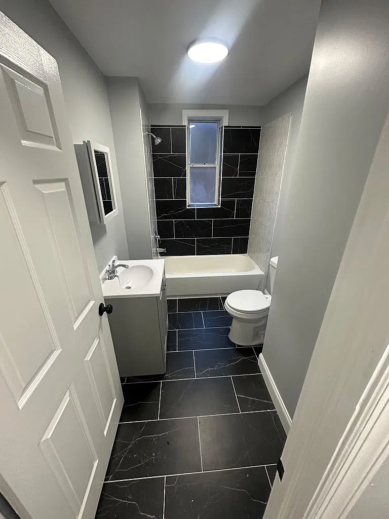 4 bed, $2,250 — Photo 4