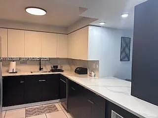 2301 Collins Ave #1026 — Photo 8