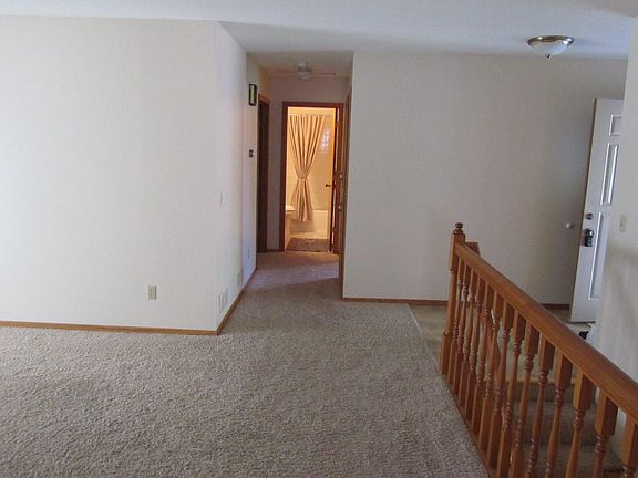 5th image of 9521 Hillside Dr N