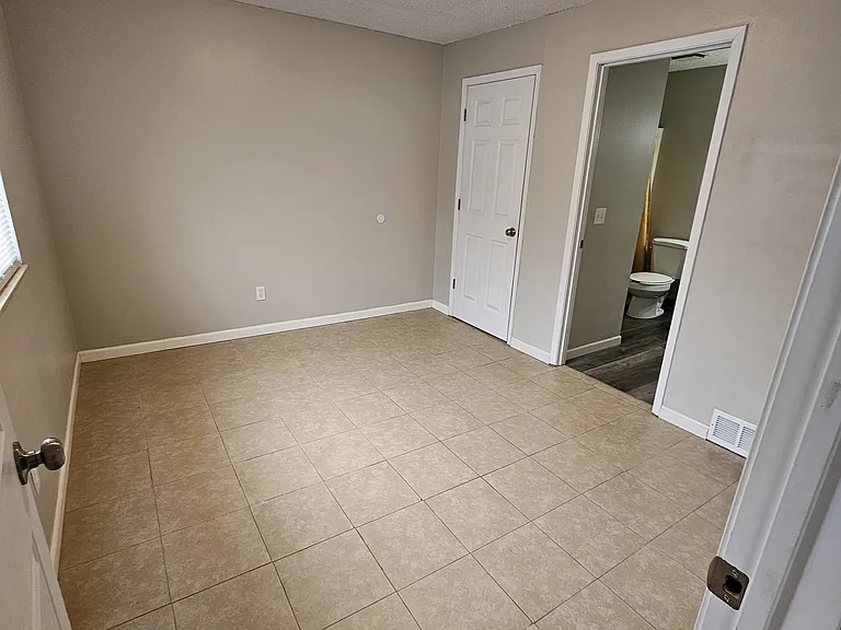 815 S Emporia St #212 — Photo 6