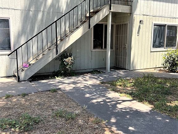 3rd image of 2129 Acacia Ct #0