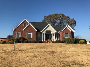 910 Stillwater Dr, Paris, TN 38242