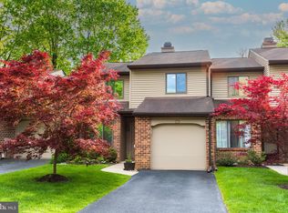 402 Hanover Ct, Chesterbrook, PA 19087