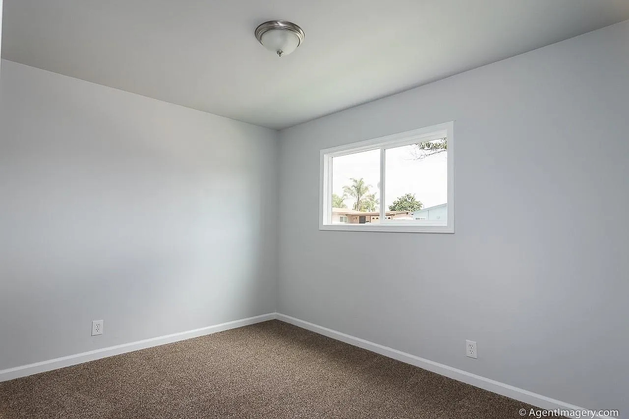 4826 Rushden Ave — Photo 4